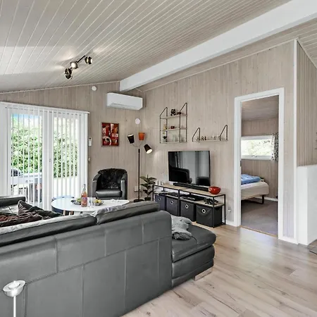 Nice Home In Oksbol With Wifi Oksbøl