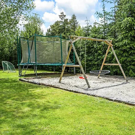 3 Bedroom Awesome In Holiday home *
